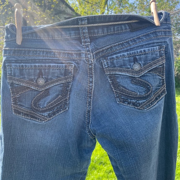 Silver Suki slim bootcut jeans size 27x33.   #221 - Picture 2 of 3